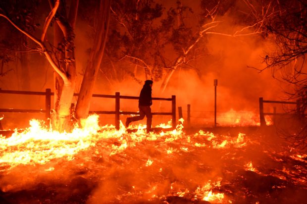 Ventura County Thomas Fire Forces Thousands to Evacuate